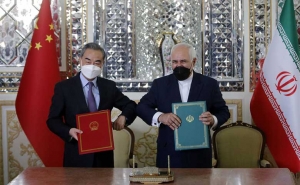 توقيع اتفاق استراتيجي بين إيران والصين لمدة 25 سنة: بداية تغيير التوازنات في منطقة الشرق الأوسط