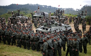 ترامب يدعو الجيش الفنزويلي للاصطفاف مع غوايدو وسط تنديد حلفاء مادورو