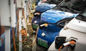 الصين تدعو الاتحاد الأوروبي إلى خلق بيئة سوق عادلة لصناعة السيارات الكهربائية