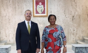 خلال لقائه سفيرة غينيا الاستوائيّة: مرابط يؤكد أهمية دعم التعاون الثنائي في عدة اختصاصات طبية