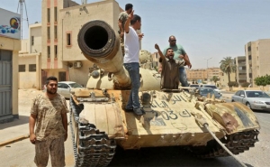 فيما كشفت تقارير عسكرية أن : قرار الهجوم على سرت اتخذ في اجتماع داخل الكلية العسكرية بمصراته: مظاهرات رافضة لوقف اطلاق النار في ليبيا