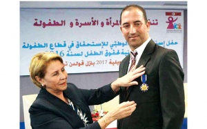 عدنان الهلالي يتحصل على وسام الجمهورية للطفولة