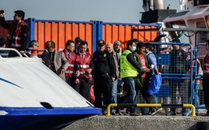 تنفيذا للاتفاق الأوروبي التركي : أنقرة تستقبل أول فوج من المهاجرين العائدين من اليونان