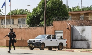 عسكريو النيجر يريدون &quot;إطاراً تفاوضياً&quot; لانسحاب القوات الفرنسية