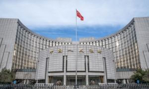 البنك المركزي الصيني يخفض نسبة متطلبات احتياطي النقد الأجنبي بمقدار نقطتين مئويتين