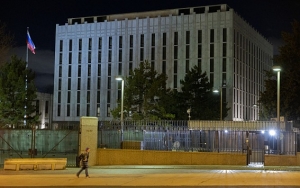 وزارة الخارجية: أمريكا تطرد اثنين من مسؤولي السفارة الروسية