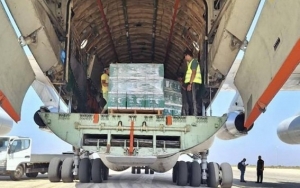 وصول طائرة إغاثة سعودية ثانية إلى ليبيا