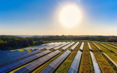 المغرب يطلب عروضا لبناء محطة طاقة شمسية بقدرة 400 ميغاواط في جبال أطلس