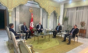 وزير الخارجية والسفير الجزائري يؤكدان العمل على توفير ممهدات النجاح للدورة 22 للجنة المشتركة التونسية الجزائرية