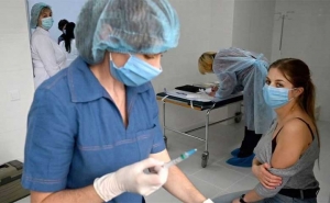 إصابات كورونا حول العالم تتجاوز 123.5 مليون والوفيات 2.8 مليون:  عودة لسياسة الإغلاق رغم تزايد وتيرة حملات التطعيم
