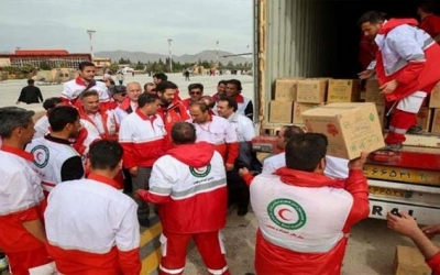 إيران ترسل أول شحنة من المساعدات الإنسانية وفرق الإغاثة إلى ليبيا