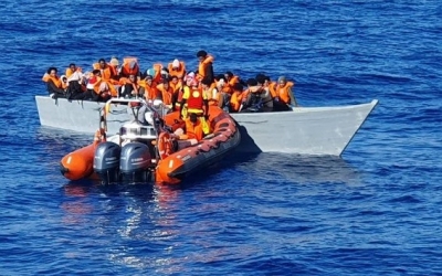إنقاذ 86 مهاجرا قبالة قبرص