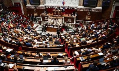برلمانيون وسياسيون فرنسيون يطالبون بإستقالة لوغريت