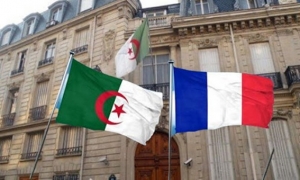 بعد إغلاق الجزائر لمجالها الجوي أمام الطائرات العسكرية الفرنسية:  التأزم في العلاقات بين فرنسا والجزائر ...إلى أين ؟  