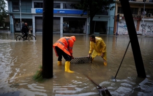 السلطات اليونانية تنشط لمواجهة الفيضانات بعد عاصفة جديدة