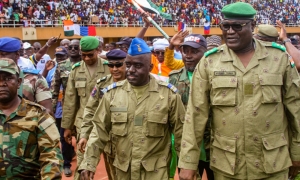 المجلس العسكري في النيجر يعطي تعليمات للشرطة لطرد السفير الفرنسي