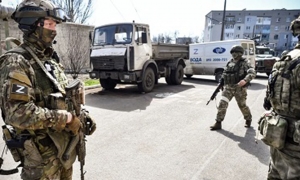 لندن: روسيا تجازف بتقسيم القوات وسط جهود في شرق وجنوب أوكرانيا