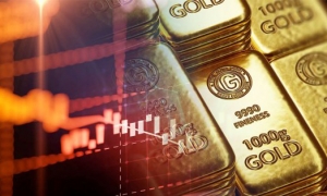 أسعار الذهب تتراجع لأدنى مستوى لها في 7 أشهر