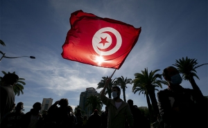 تونس اليوم أزمات بالجملة : «ذُهان» الطبقة السياسية