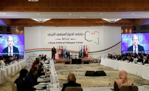 منتدى الحوار السياسي الليبي بتونس يشارف على الإنتهاء: توافق حول موعد الانتخابات وملفات عالقة على طاولة النقاش