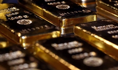 الذهب مستقر رغم ارتفاع الدولار مع ترقب محضر اجتماع المركزي الأمريكي