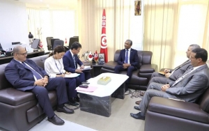 وزير الشباب والرياضة يتباحث تعزيز التعاون الثنائي في مجالي الشباب والرياضة مع سفير اليابان المعتمد بتونس