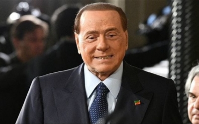 بتكليف من سعيد: وزير الخارجية يتحول إلى ميلانو لحضور مراسم جنازة برلسكوني