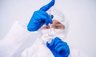 وزارة الصحة توكد تلقي أكثر من 10 آلاف شخصان للجرعة الخامسة ضد فيروس كورونا