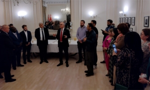وزير الخارجية يلتقي بعدد هامّ من أفراد الجالية التونسية المقيمة في المملكة المتحدة