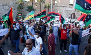 الانقسام في ليبيا يتفاقم: المظاهرات تعمّ ليبيا للمطالبة بحلول عاجلة لكافة الأزمات