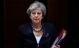 استقالة وزراء بريطانيين تهدد استمرارية حكومة تيريزا ماي