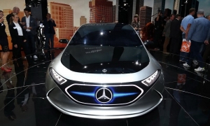 مجموعة &quot;Mercedes Benz&quot;تكشف عن سيارتها الكهربائية الجديدة