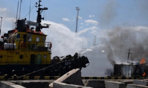 مقتل أربعة و&quot;أضرار جسيمة&quot; بميناء أوديسا الأوكراني في هجوم جوي روسي