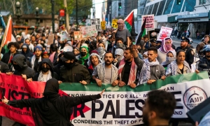 اعتقال محتجين مؤيدين للفلسطينيين في جامعتي ييل ونيويورك وإلغاء الحضور بكولومبيا