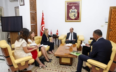 تطوير التعاون الثنائي بين تونس والمملكة المتحدة في المجال الاجتماعي محور لقاء الزاهي بسفيرة المملكة المتحدة