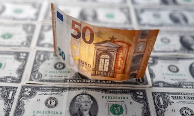 الدولار يرتفع أمام اليورو