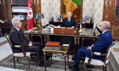 رئيس الجمهورية يبحث مع وزيري الدفاع والخارجية  ملف إجلاء التونسيين من السودان