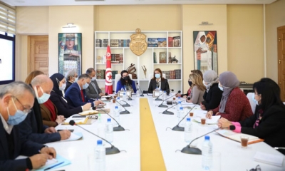 في جلسة عمل بين وزارة الشؤون الثقافية وبلدية تونس:  متابعة الإشكاليات العقارية والمسائل التراثية في مدينة تونس