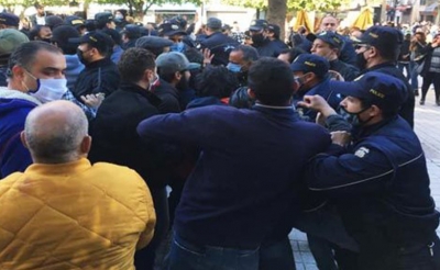 بعد التحركات الليلية في عدة ولايات ... مسيرة في شارع الحبيب بورقيبة: تصاعد الغضب..مطالب باستكمال مسار الثورة وإطلاق سراح الموقوفين