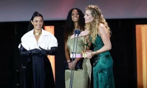 فاز بـ "جائزة أفضل فيلم عربي " في مهرجان الجونة السينمائي:     «وين ياخذنا الريح» ... حلم بالحرية وقوده الصداقة