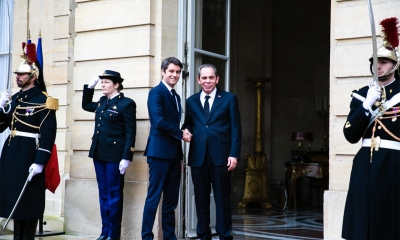 زيارة رئيس الحكومة إلى فرنسا: البحث عن إعادة "تنشيط " العلاقات وتعزيز الشراكة الثنائية
