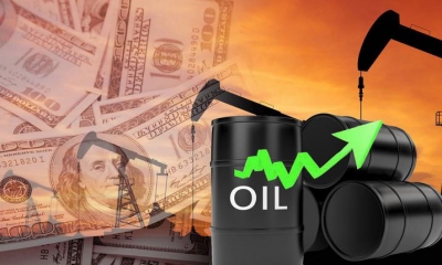 النفط يقفز 1% بعد هجوم على ناقلة وقود في البحر الأحمر