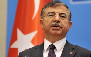 وزير الدفاع التركي: «أمريكا لا تصر على تنفيذ عملية الرقة مع الأكراد السوريين»