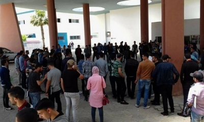 بعد غلق مناظرات عدول التنفيذ والاشهاد:  طلبة كلية الحقوق يحتجون
