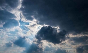 طقس الليلة... سحب قليلة بأغلب الجهات
