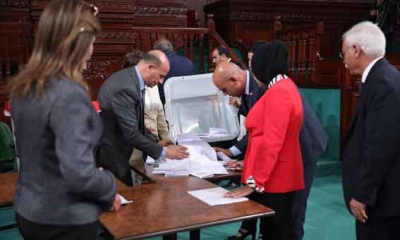 البرلمان الجديد : الشروع في فرز الأصوات لانتخاب الرئيس ونائبيه