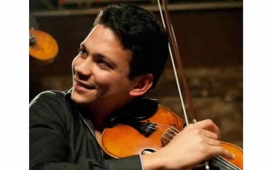 الموسيقي وعازف الكمان زياد الزواري لـ «المغرب»:  شرط النجاح الانطلاق من الهوية
