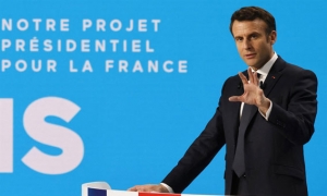 الرئيس المرشح إيمانويل ماكرون يتصدر سباق الرئاسية في فرنسا: تشتت أحزاب المعارضة يمهد لولاية ثانية لماكرون