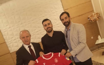 النجم الساحلي:  موسمان ونصف للجزائري مواقي والمفاوضات متواصلة مع النقاز