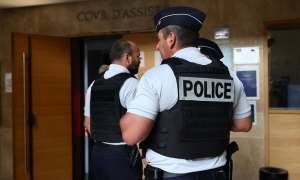 احتجاز خمسة رجال شرطة إثر وفاة رجل على هامش أعمال الشغب في فرنسا